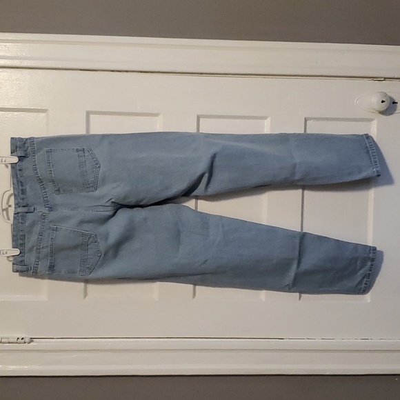 Shein Hi-Rise Light Wash Relaxed Fit Jeans - Picture 2 of 4